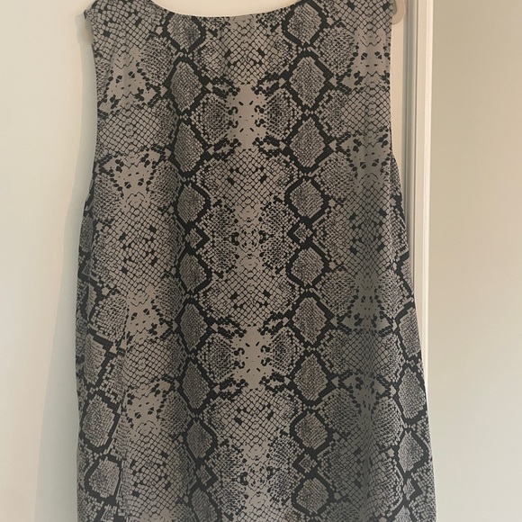 Halogen python-print plus-size tunic.  Poly feels like silk. 26-1/2” across. - Picture 3 of 4